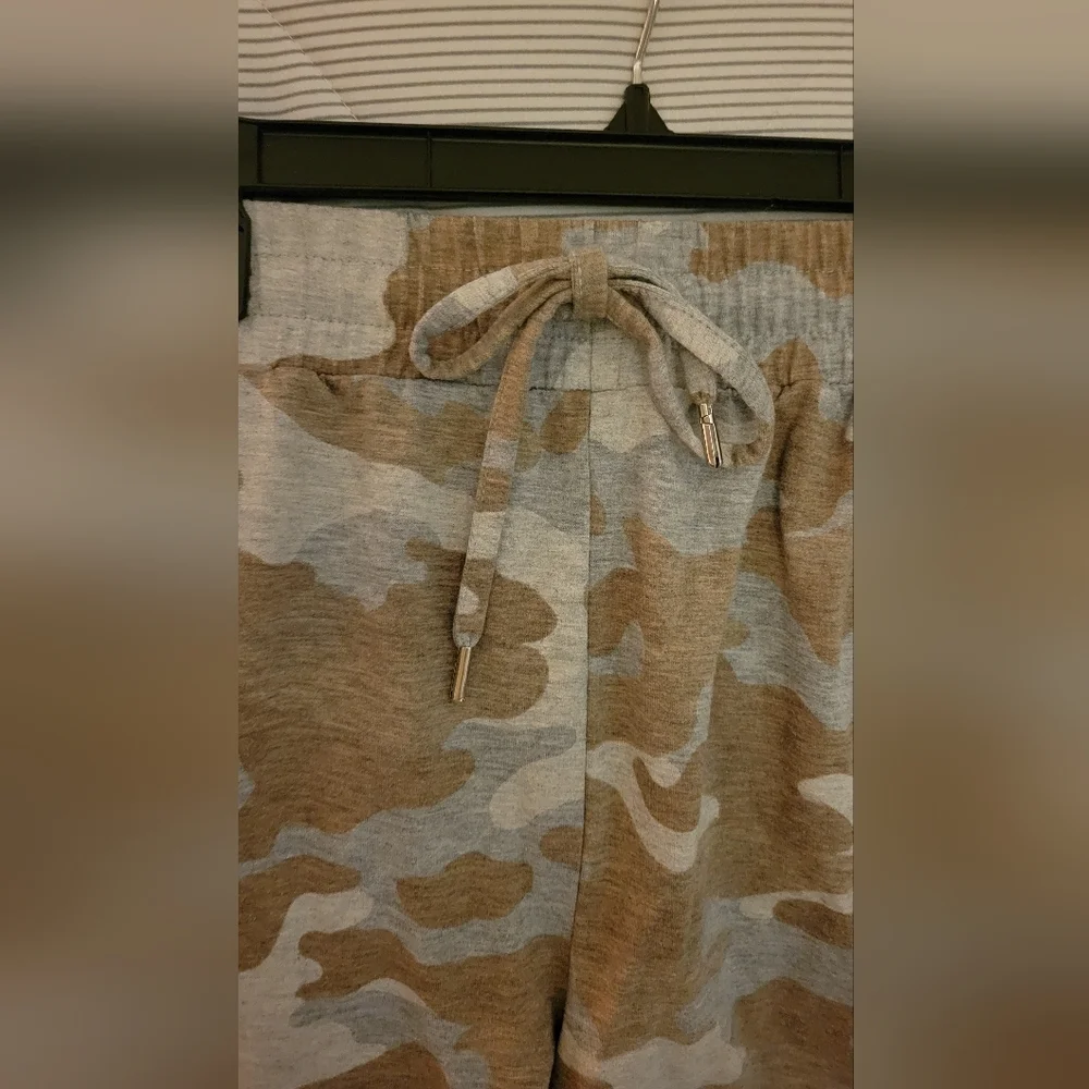 Live Well Lounge 2XL Camo Knit Shorts Drawstring - Picture 3 of 6